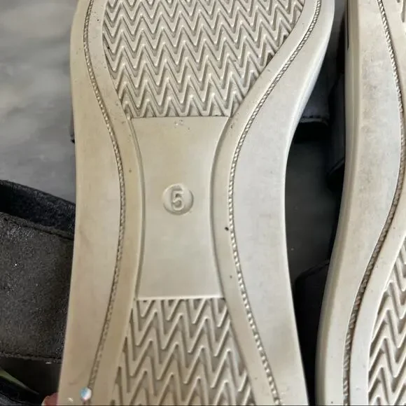 Eileen Fisher Gray Leather Somer Sandals - Picture 10 of 10